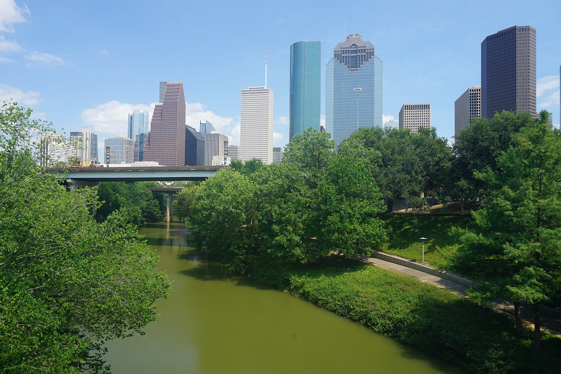 Buffalo Bayou Park and the skyline in Houston, Texas (United States).